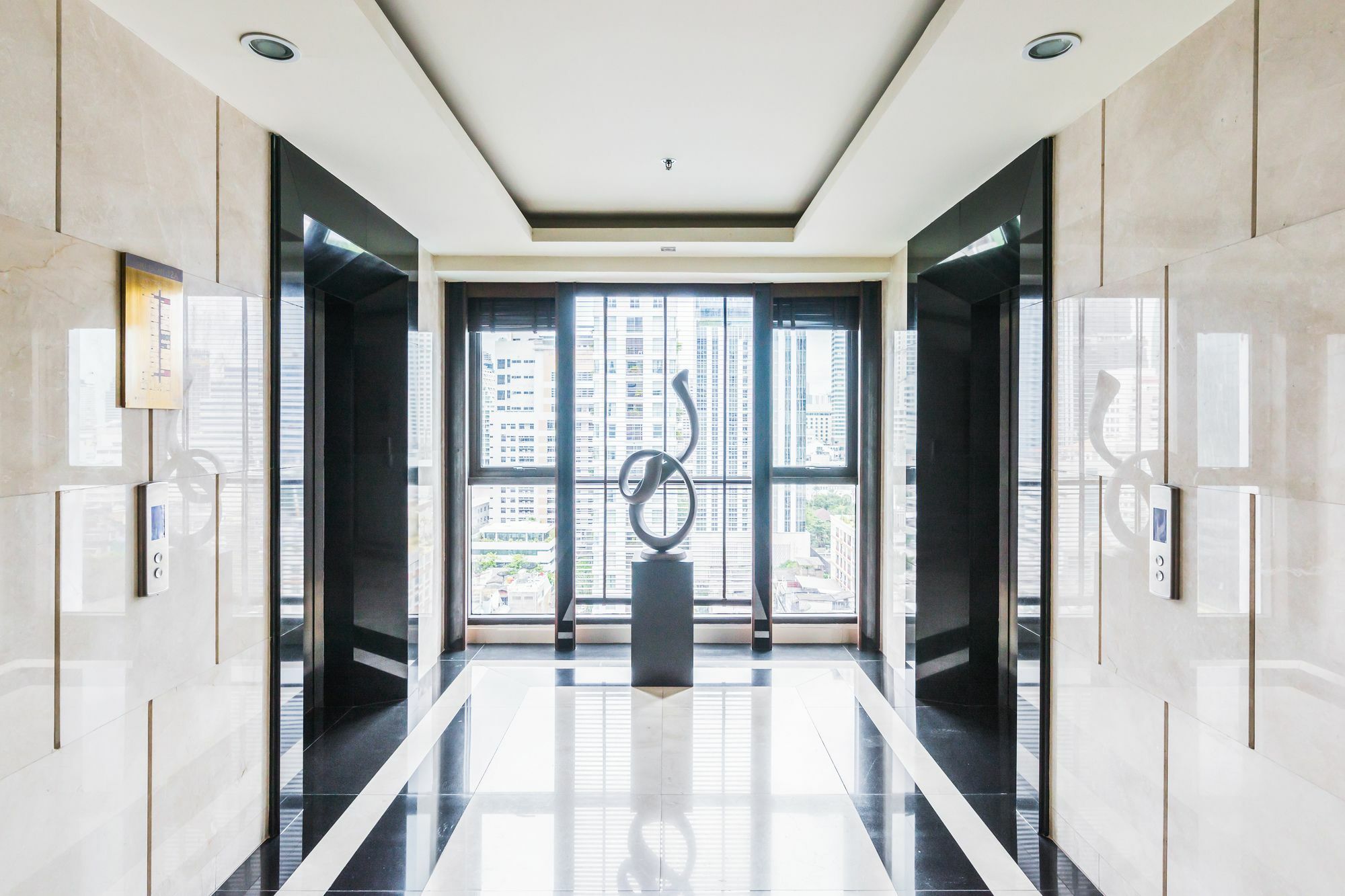 The Address Sathorn By Favstay Bangkok